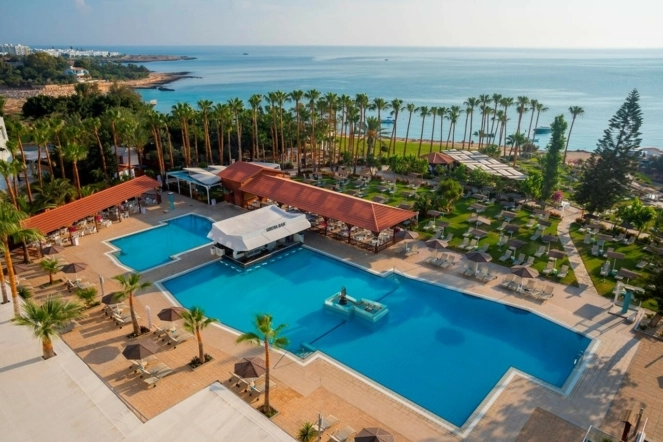 Солнечный Кипр осенью — Cavo Maris Beach Hotel