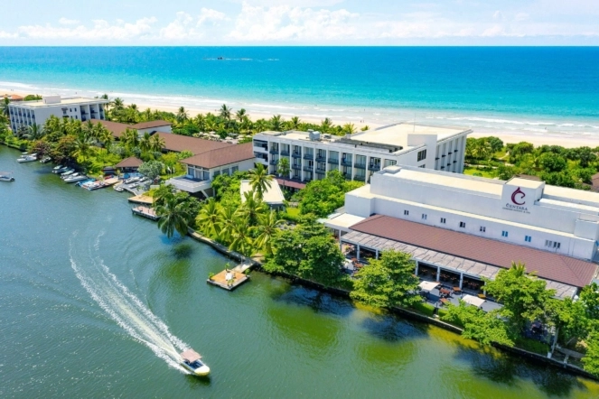 Відпочинок на березі Індійського океану в Centara Ceysands Resort & Spa