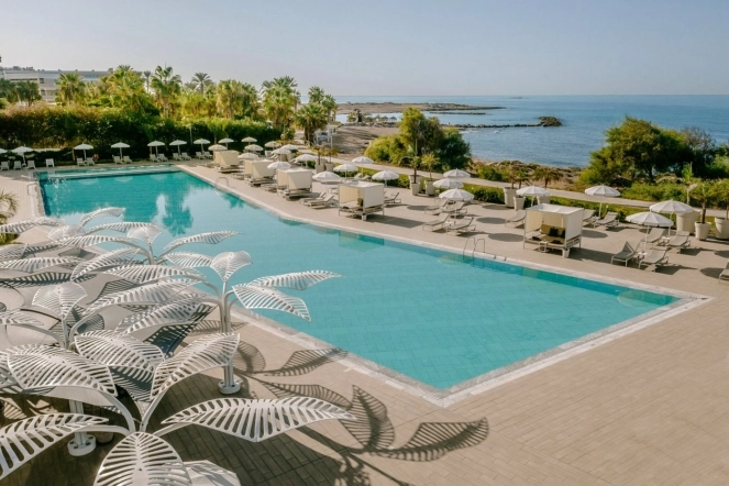 Розкішний готель тільки для дорослих – The Ivi Mare, Кіпр